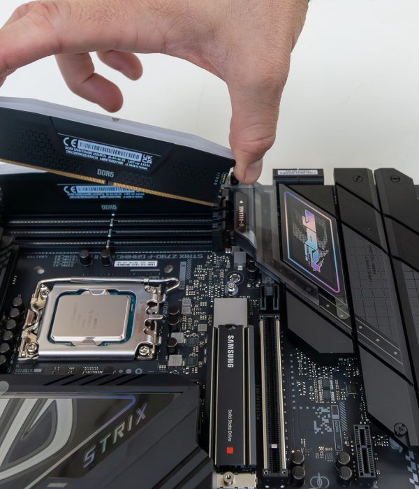 Putting RAM in motherboard